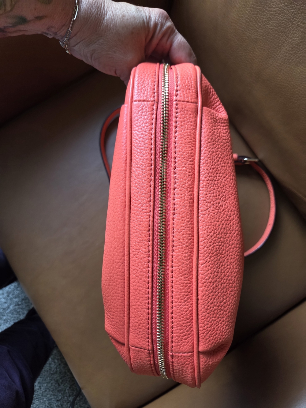 Kate Spade New York Coral Pebbled Crossbody Bag Medium Zip Gold Hardware - Picture 7 of 7